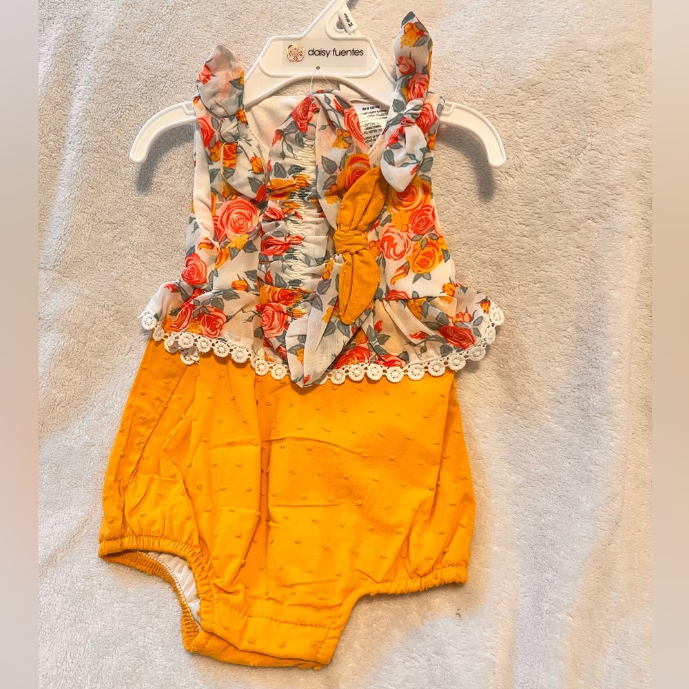 NEW Daisy Fuentes 2-Piece Floral Matching Set bow Size  3-6 months